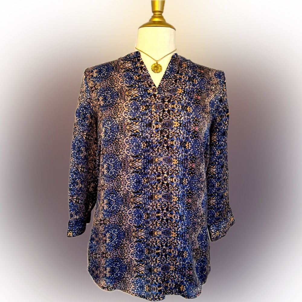 The Limited hi-lo blouse with fun & unique pattern!